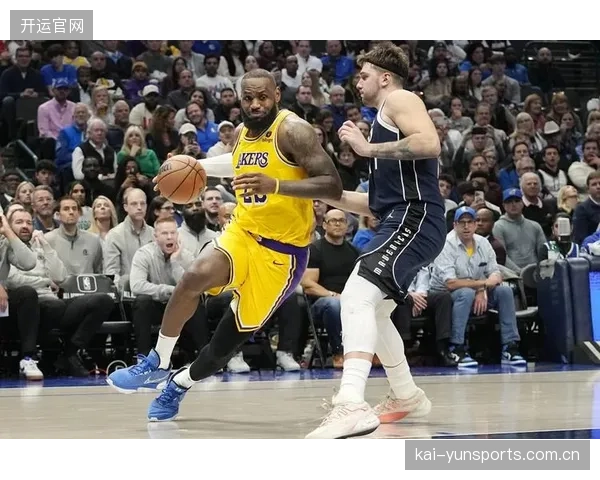 波特反跑接球三分稳稳入网——NBA赛场上的致命一击